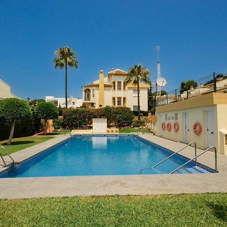 Beautiful Townhouse Walking Distance To The Beach In Costabella, Марбелья Экстерьер фото