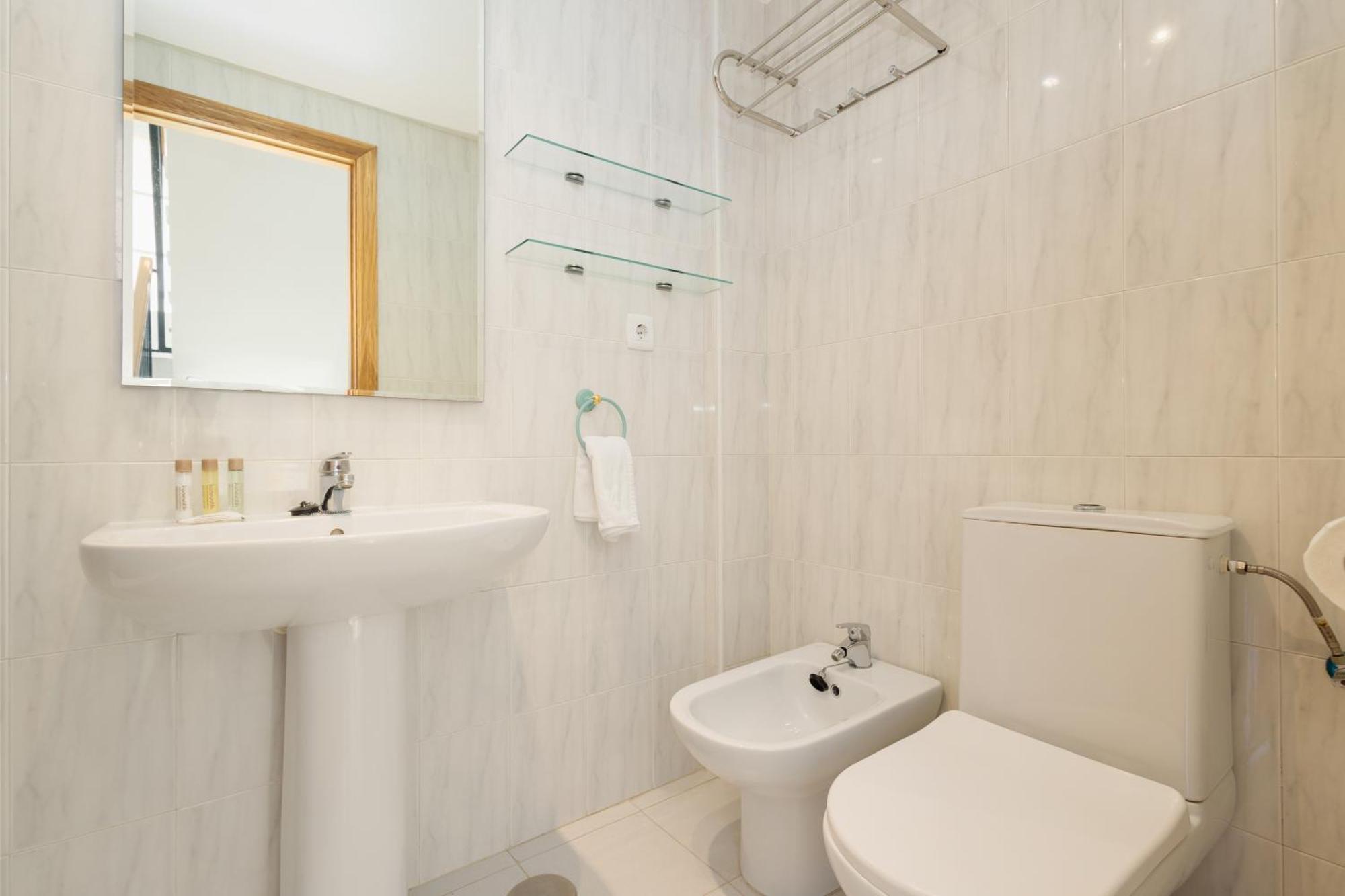Beautiful Townhouse Walking Distance To The Beach In Costabella, Марбелья Экстерьер фото