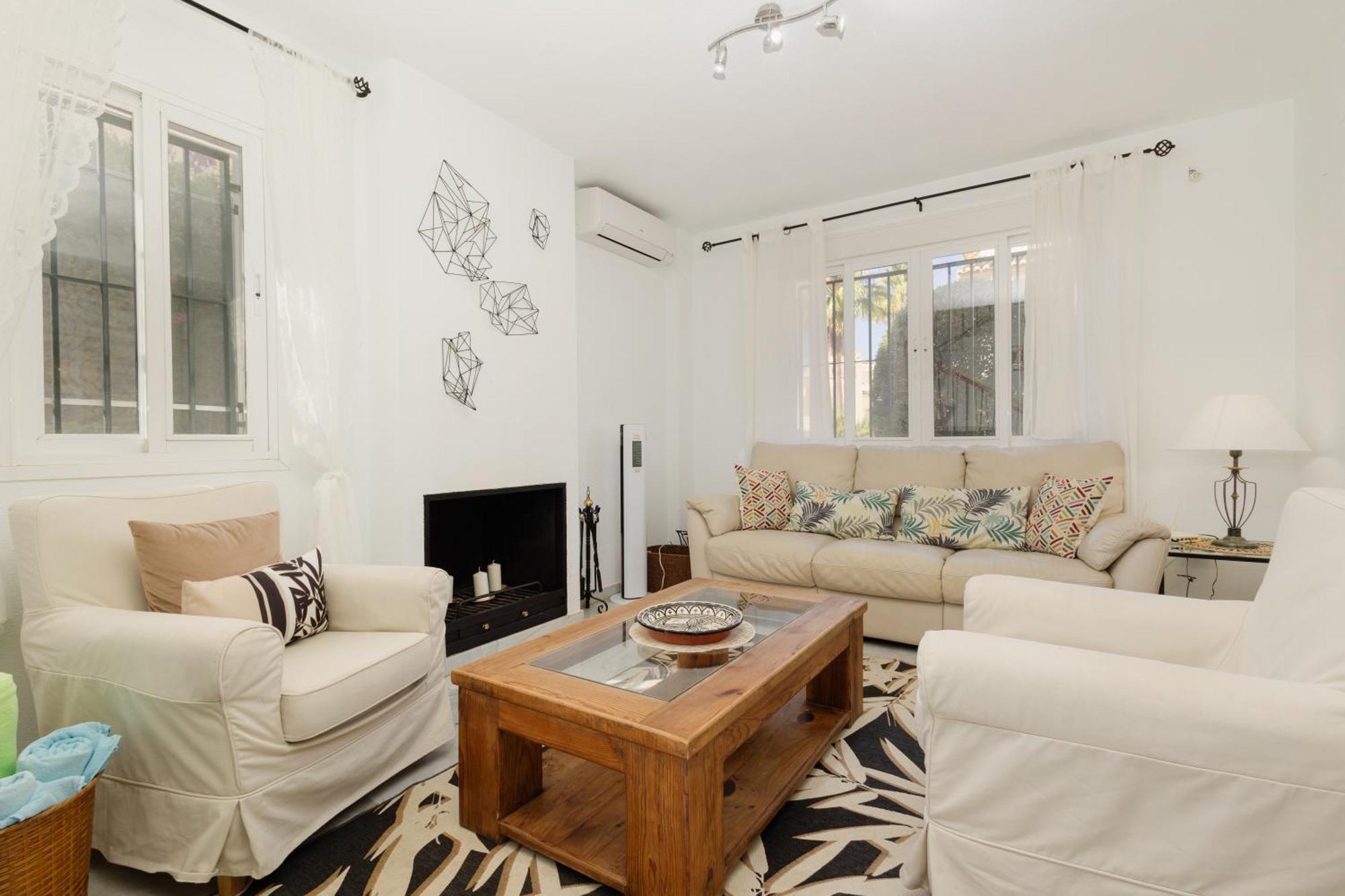 Beautiful Townhouse Walking Distance To The Beach In Costabella, Марбелья Экстерьер фото