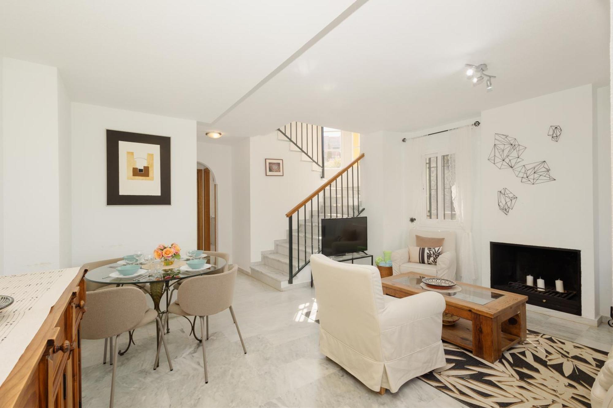 Beautiful Townhouse Walking Distance To The Beach In Costabella, Марбелья Экстерьер фото