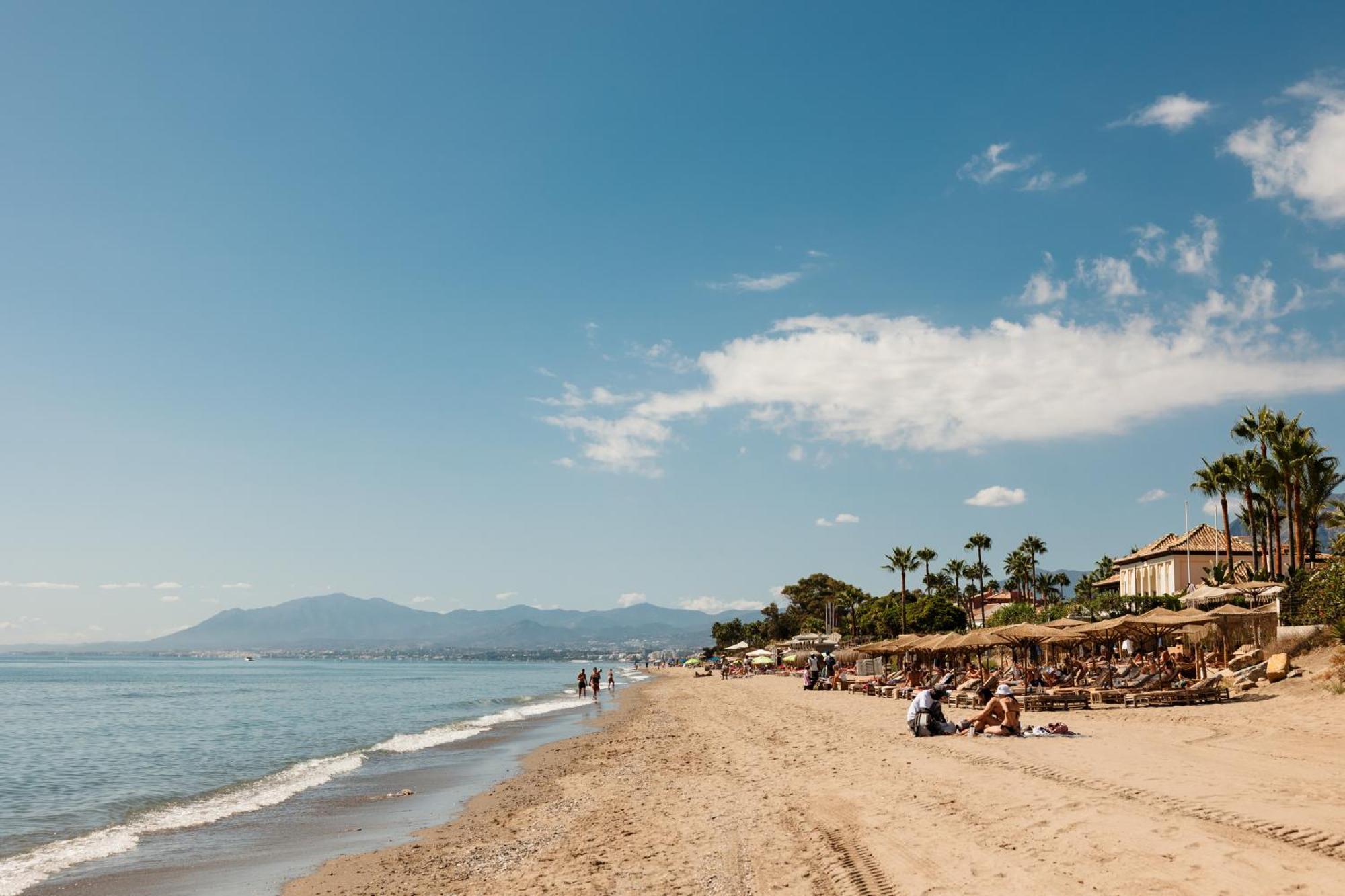 Beautiful Townhouse Walking Distance To The Beach In Costabella, Марбелья Экстерьер фото