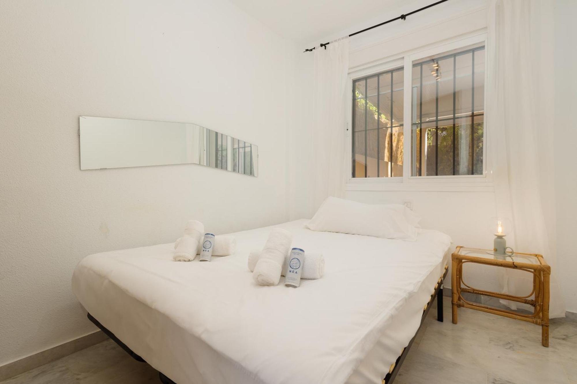 Beautiful Townhouse Walking Distance To The Beach In Costabella, Марбелья Экстерьер фото