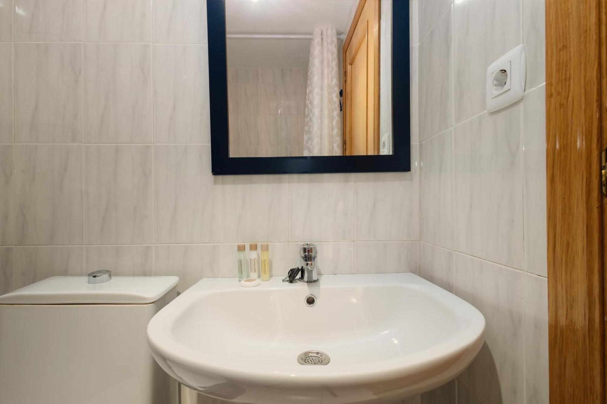 Beautiful Townhouse Walking Distance To The Beach In Costabella, Марбелья Экстерьер фото
