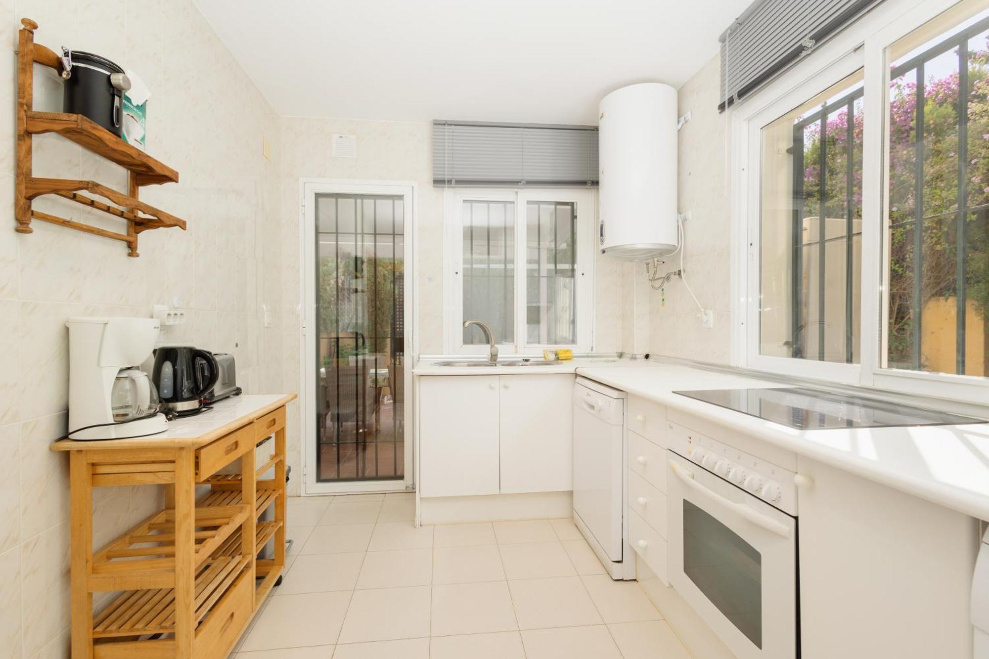 Beautiful Townhouse Walking Distance To The Beach In Costabella, Марбелья Экстерьер фото