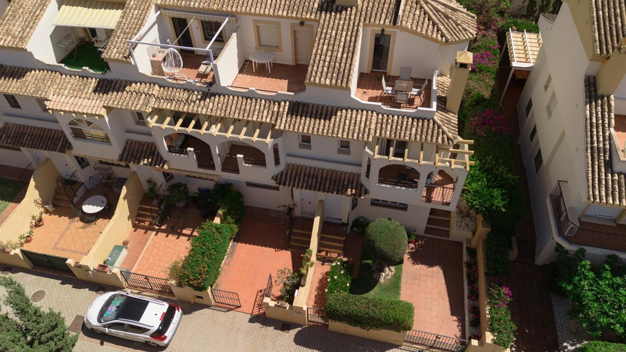 Beautiful Townhouse Walking Distance To The Beach In Costabella, Марбелья Экстерьер фото